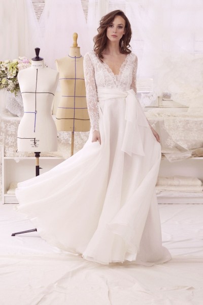 Wedding dress Atelier Emelia Blandine front